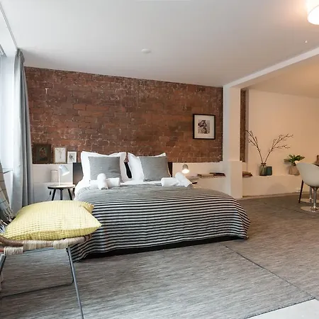 Cool Center Studio Apartment *